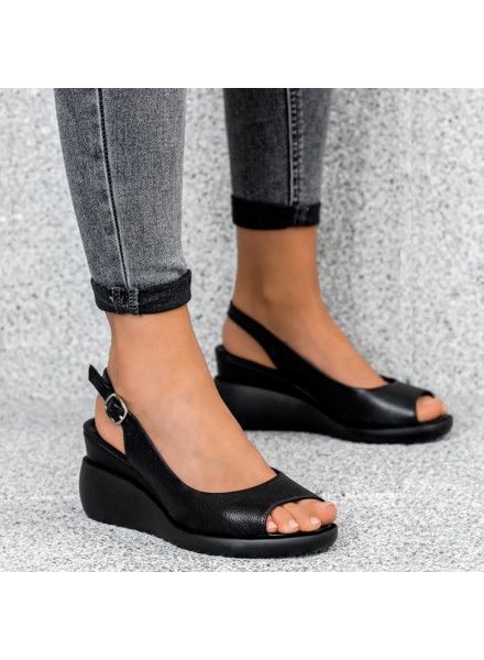 Czarne Sandały na Koturnie Sergio Leone